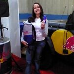 red bull et sa charmante hotesse