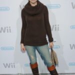 Beverley_Mitchell_wii_0.jpg