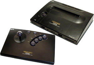 La Neo Geo, avec sa manette presque aussi grosse que la console elle-même!