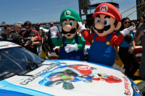 mario-kart-8-nascar.jpg